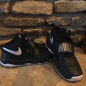 Youth Nike Basketball Shoes Team Hustle